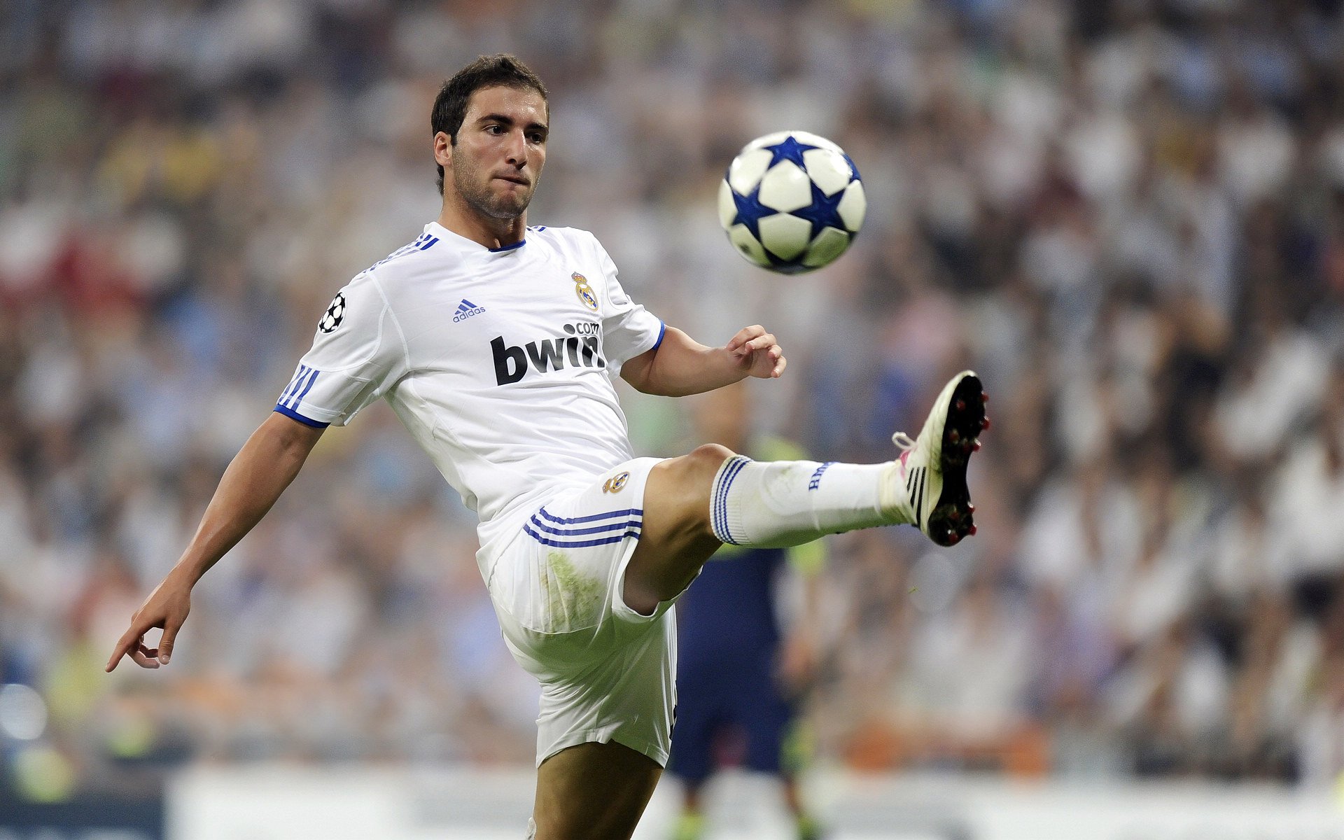 IT+足球科技创新成果频出,行业硬核科技助推未来发展,足球科技公司