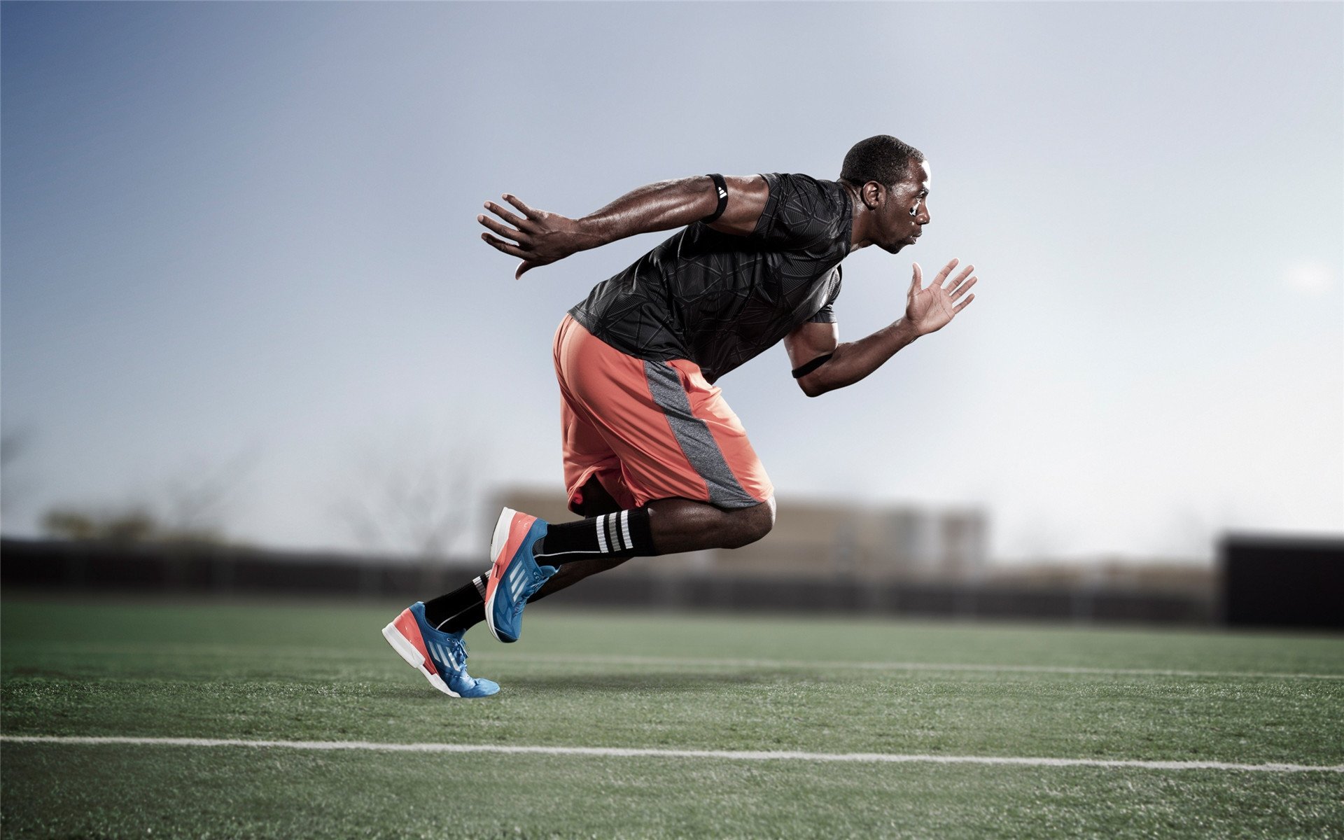 巴黎签下一名欧洲顶级中场，战术布局更加丰富，巴黎中断比赛